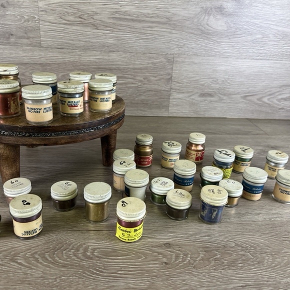 VTG Glass Bottles of Metal Luster Powder Paint for Ceramics Lot Of 32 from 1960s - Picture 1 of 8